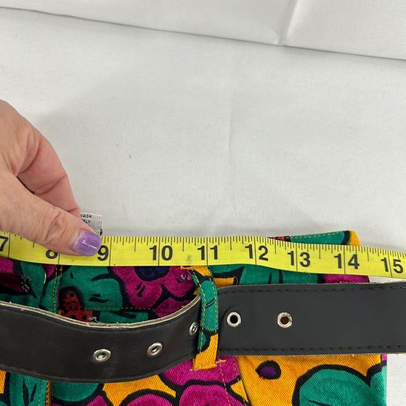 LIVE IN COLOR Floral High-Waisted Belted Shorts Yellow Cotton Women's Size M - Picture 8 of 9